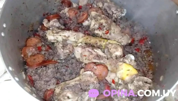 Complejo De Viviendas Ch83 -  Comida Y Bebida - Montevideo