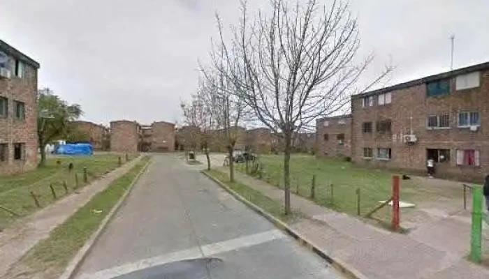 Complejo De Viviendas Ch83 -  Direcciondeg - Montevideo