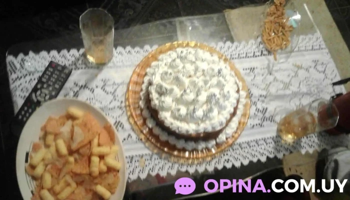 Complejo Valdeolmos -  Comida Y Bebida - San Carlos