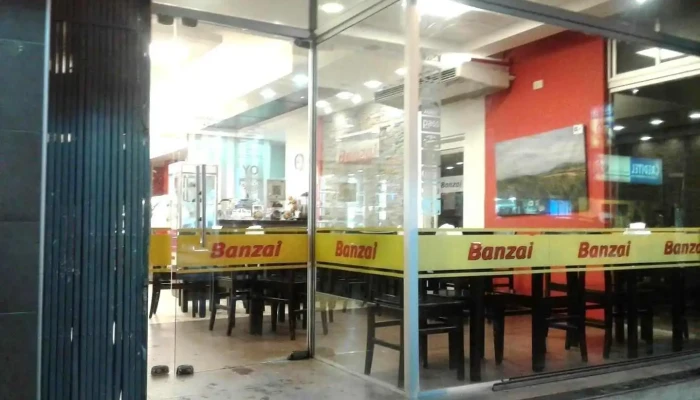 Confiteria Banzai Interior - Pando