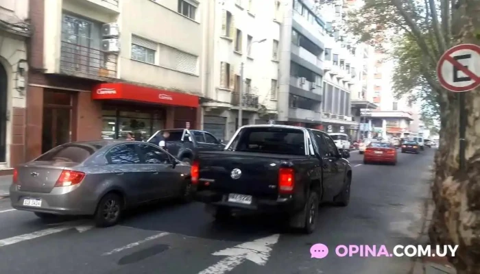 Confiteria Carrera Videos - Montevideo