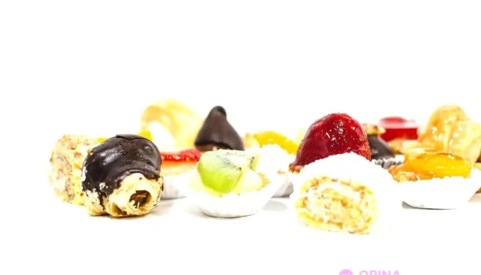 Confiteria La Reina -  Comida Y Bebida - Montevideo