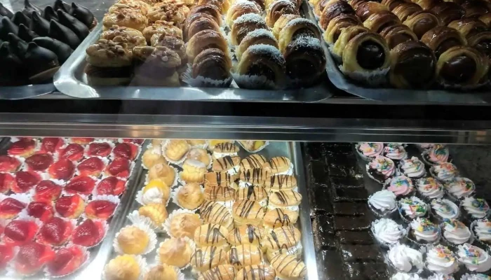 Confiteria Nuevo Pocitos Vitrina - Montevideo