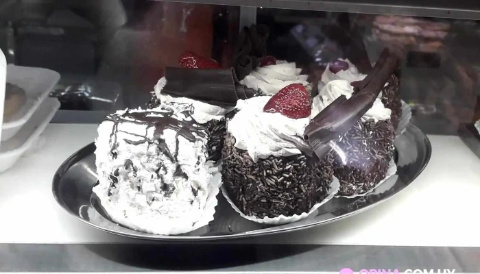 Confiteria Segunda Cartuja Comida Y Bebida - Montevideo