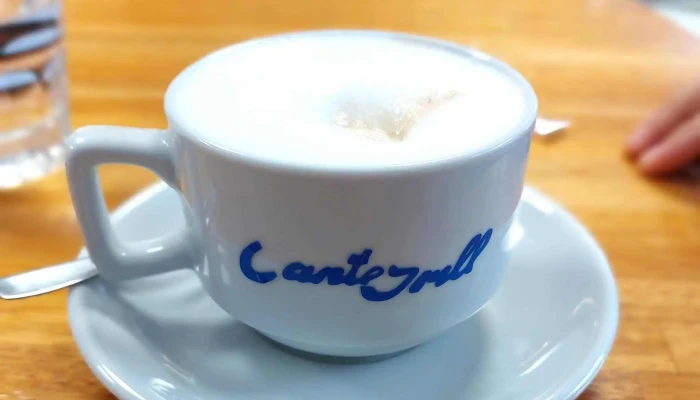 Confiteria Y Heladeria Cantegrill Comentario 7 - Montevideo