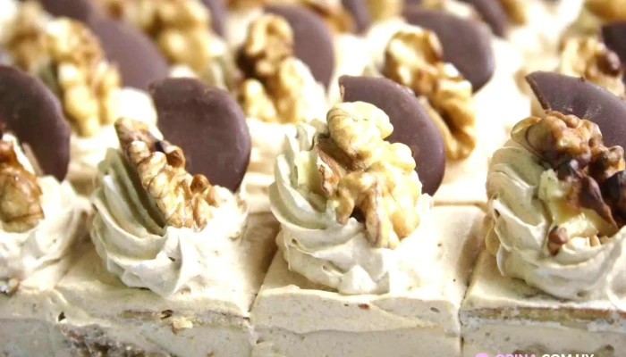 Confiteria Y Heladeria Cantegrill Del Propietario - Montevideo