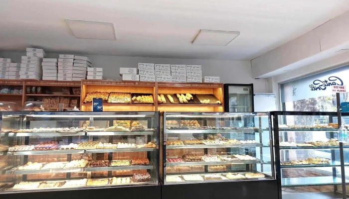 Confiteria Y Heladeria Cantegrill Todo - Montevideo