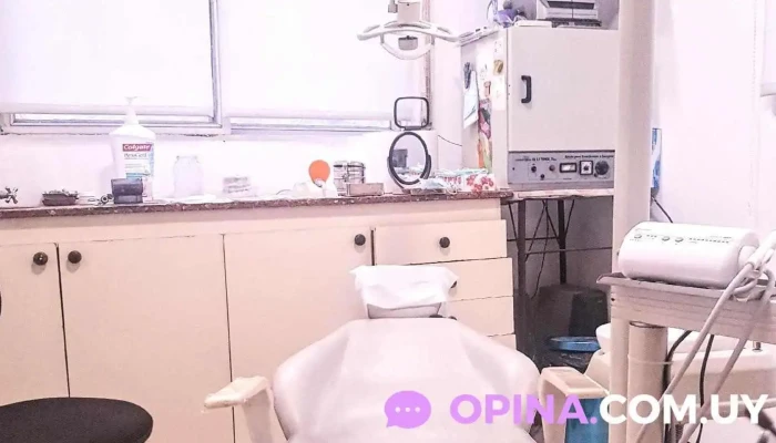 Consultorio Odontológico Dr. Fernando Berra - Montevideo