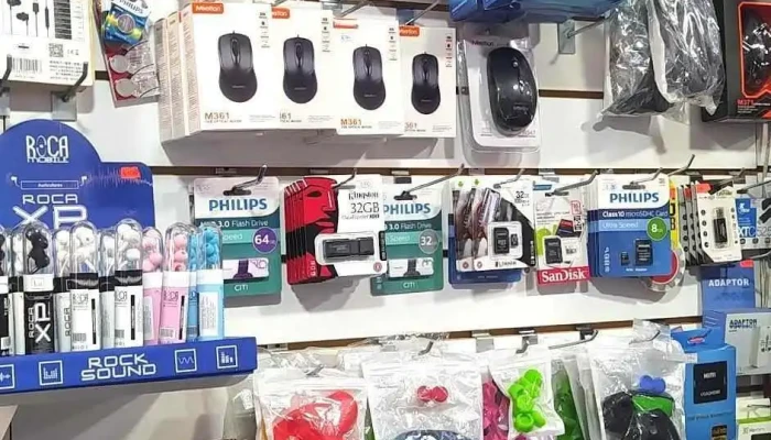 Cyber Locos De Remate -  Telefono Movil - Montevideo