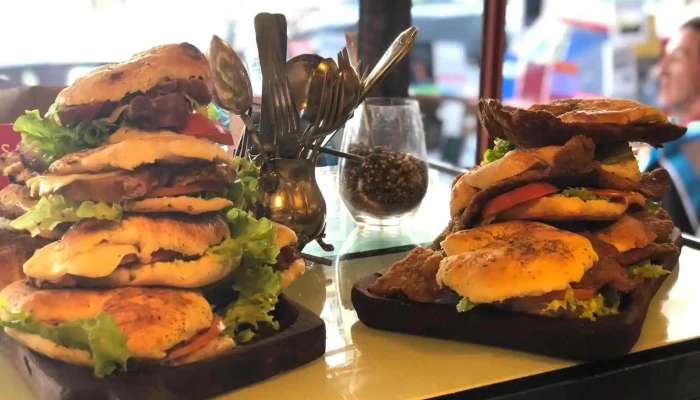 D Cafe Y Libros -  Comidas Y Bebidas - Montevideo