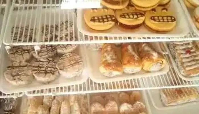 D Mas Panaderia Y Confiteria Vitrina - Treinta y Tres