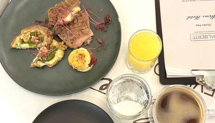 Dalbertt -  Comentario 3 - Montevideo