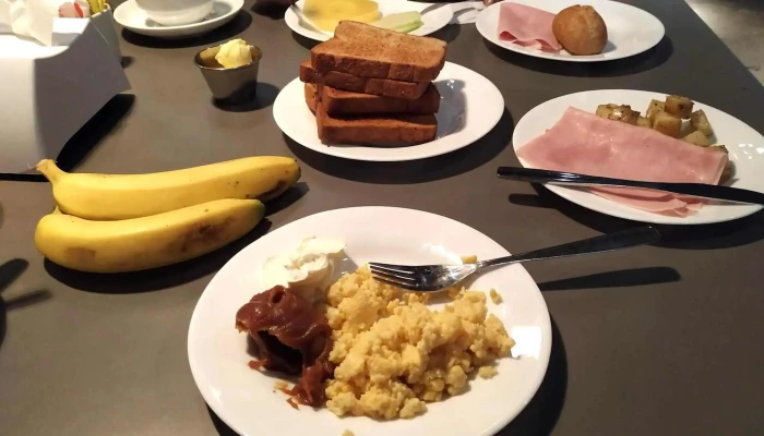 Dazzler By Wyndham Montevideo -  Comida Y Bebida - Montevideo