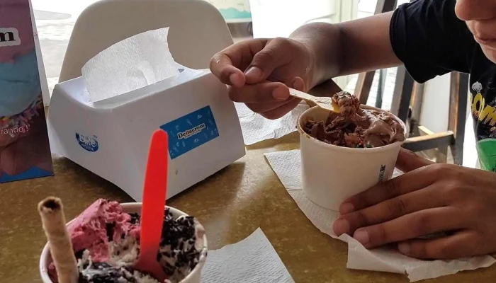 Dellacrem -  Comidas Y Bebidas - Pando