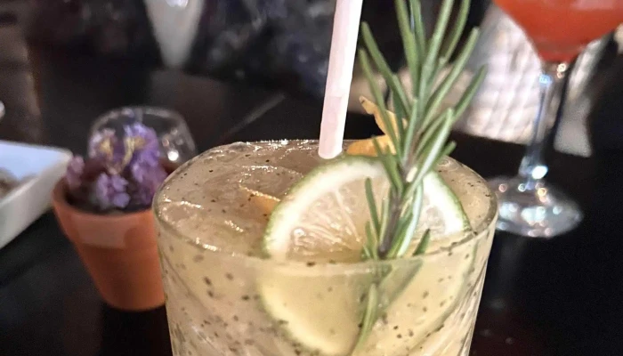 Demode Cafe Bar Comentario 1 - Montevideo