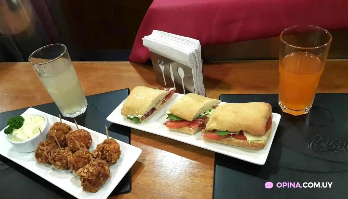 Derby Sport Cafe -  Comidas Y Bebidas - Montevideo