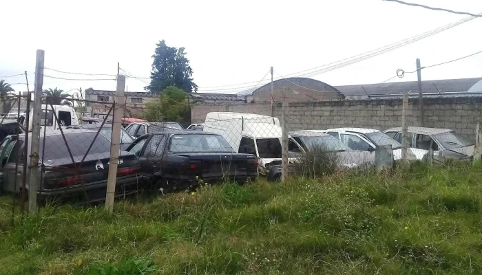 Desarmadero y Depósito 27 S.r.l - 15500 Barros Blancos