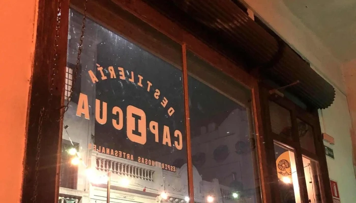 Destileria Capicua Comentario 1 - Montevideo