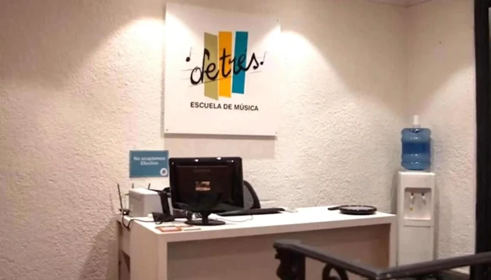 Detres   Escuela De Musica Montevideo - Montevideo