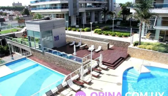 Diamantis Plaza -  Servicios - Montevideo