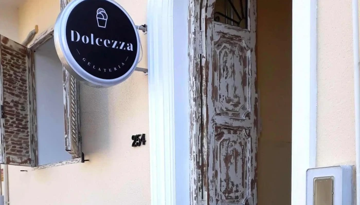 Dolcezza Gelateria -  Comentario 2 - Salto