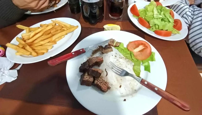 Don Alfredo Parrilla -  Comidas Y Bebidas - Paso de los Toros