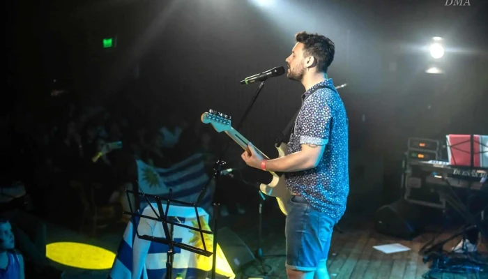 Duenex Academia -  Guitarra - Montevideo