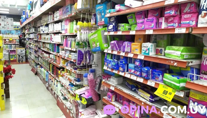 El Clon - Tres Cruces - 11600 Montevideo