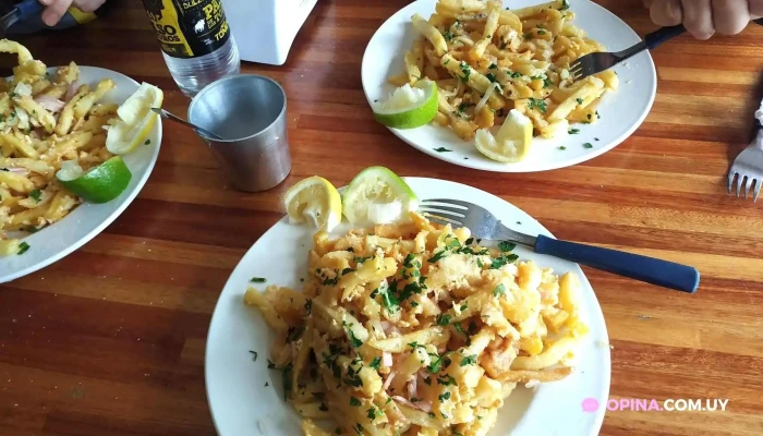 El Faro De Ingenieria Comidas Y Bebidas - Montevideo