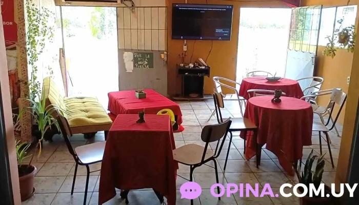 El garage - Eduardo Victor Haedo