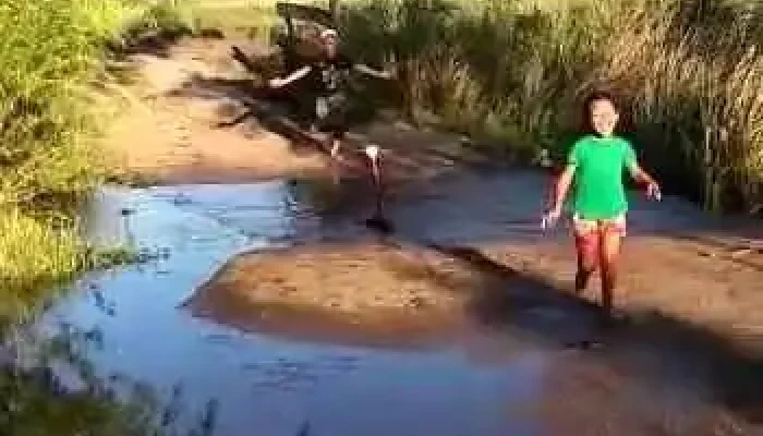 El Gaucho Parrilla -  Pizzeria Polleria Videos - Sarandí del Yí