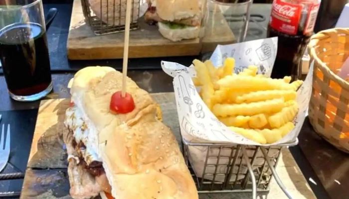 El Refugio -  Sandwich De Pollo - Col. del Sacramento