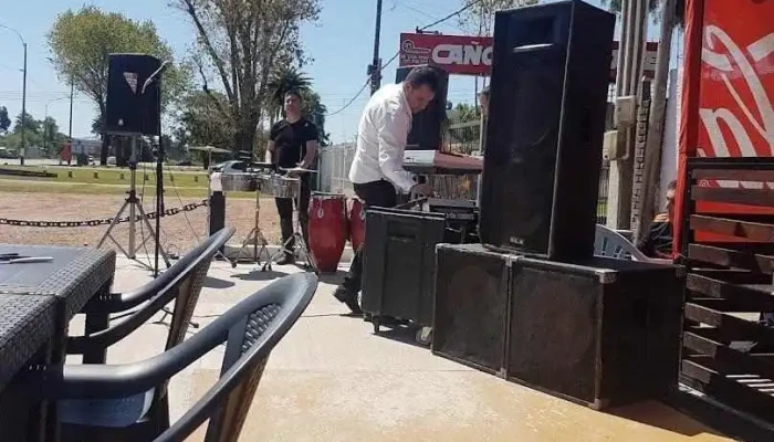 El Reloj Comidas Rapidas Y Parrilla -  Ambiente - Montevideo