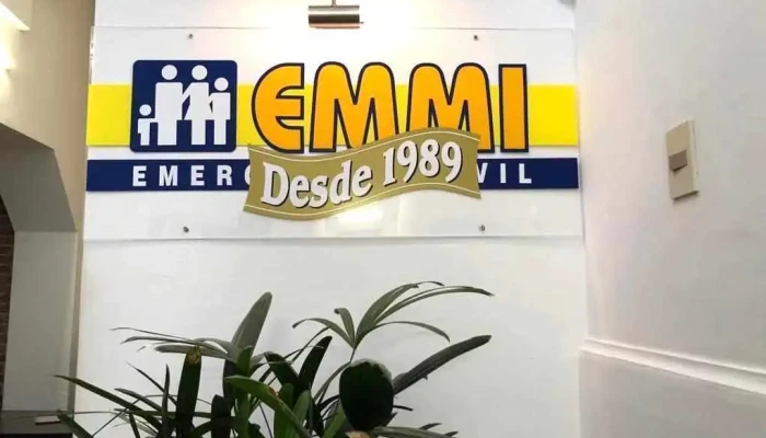 Emmi -  Videos - Las Piedras
