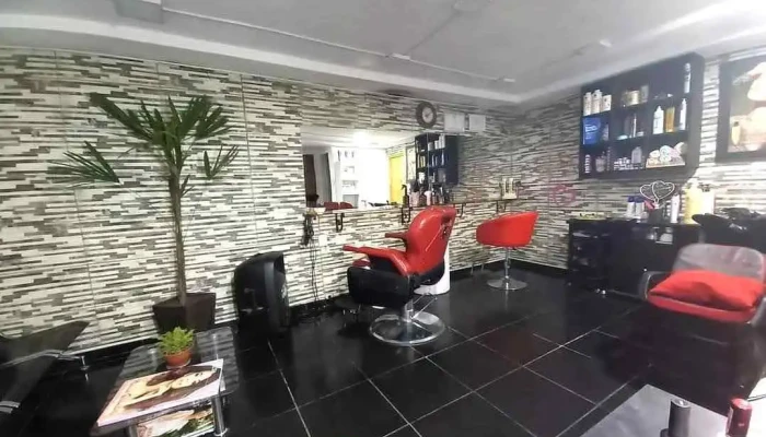 Enredados Peluquería - 15700 Toledo