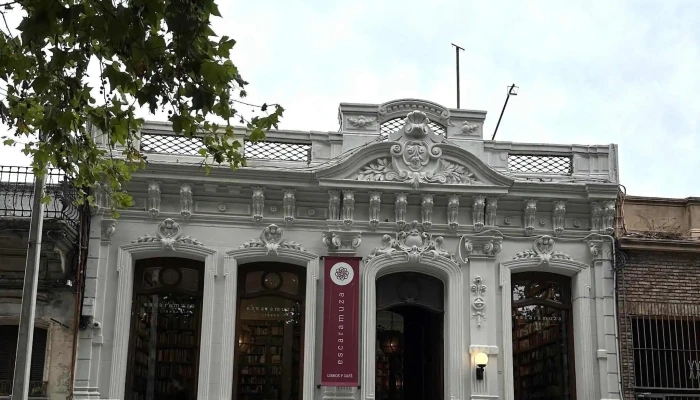 Escaramuza -  Cerca De Mi - Montevideo