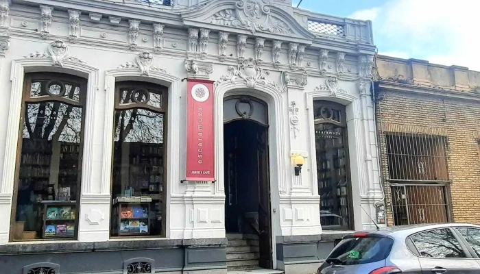 Escaramuza -  Comentario 1 - Montevideo