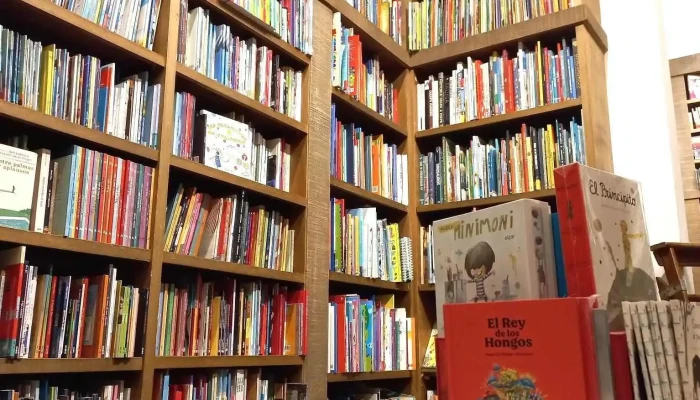 Escaramuza -  Recientes - Montevideo