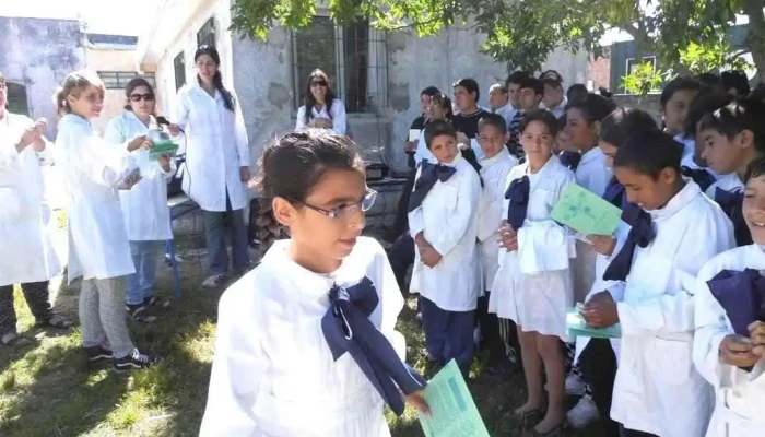 Escuela 107 -  Uniforme Escolar - Libertad