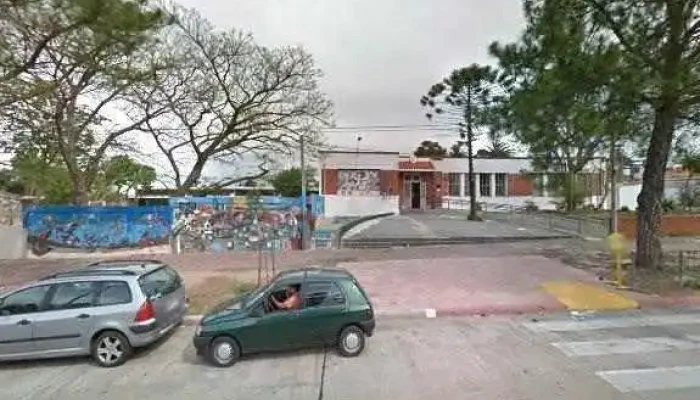 Escuela 130 Andres Bello -  Direcciondeg - Montevideo