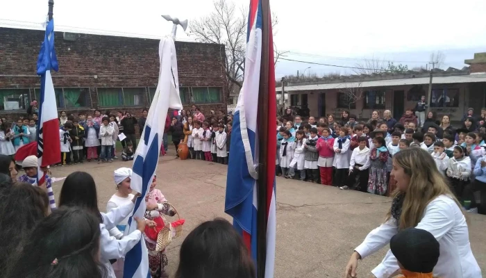 Escuela 165 -  Instagram - Pando