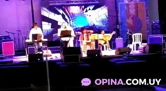 Escuela 3 -  Comentarios - Sarandí del Yí