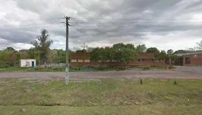 Escuela 63 -  Cerca De Mideg - Minas