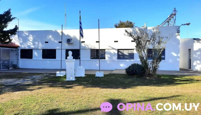 Escuela Agraria De Guichon Utu Comentarios - Guichón