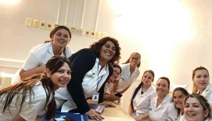 Escuela De Enfermeria Idecas -  Direccion - Montevideo