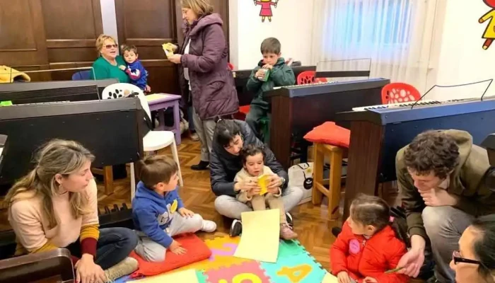 Escuela De Musica Feel Yamaha Estudiante - Montevideo