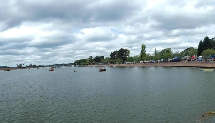 Escuela De Nautica Y Canotaje Santiago Vazquez Cerca De Mi - Santiago Vázquez