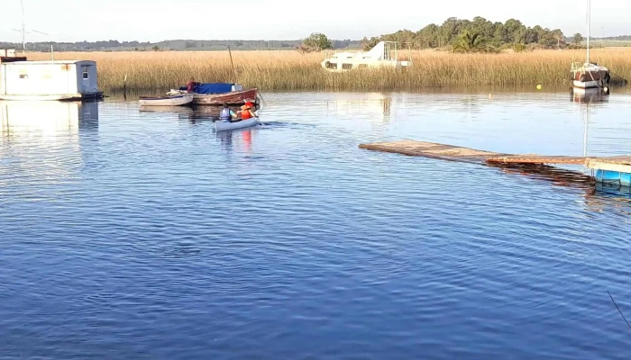 Escuela De Nautica Y Canotaje Santiago Vazquez Comentario 7 - Santiago Vázquez