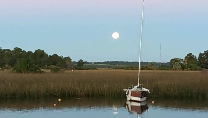 Escuela De Nautica Y Canotaje Santiago Vazquez Comentario 8 - Santiago Vázquez