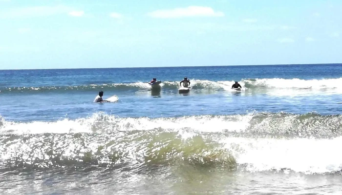 Escuela De Surf H2o -  Surfista - La Paloma